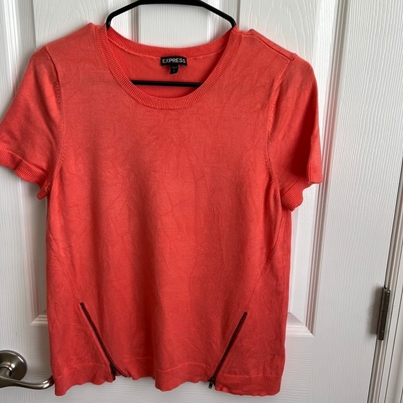 Express Tops - Express Knit Top Zipper Detail Short Sleeve Crew Neck Coral Size M